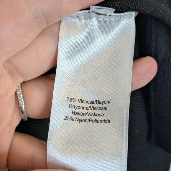 DKNY V neck long sleeve sweater logo shoulder detail black - size M - Picture 4 of 8